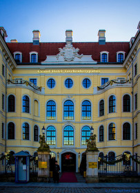 taschenbergpalais-203x280.jpg