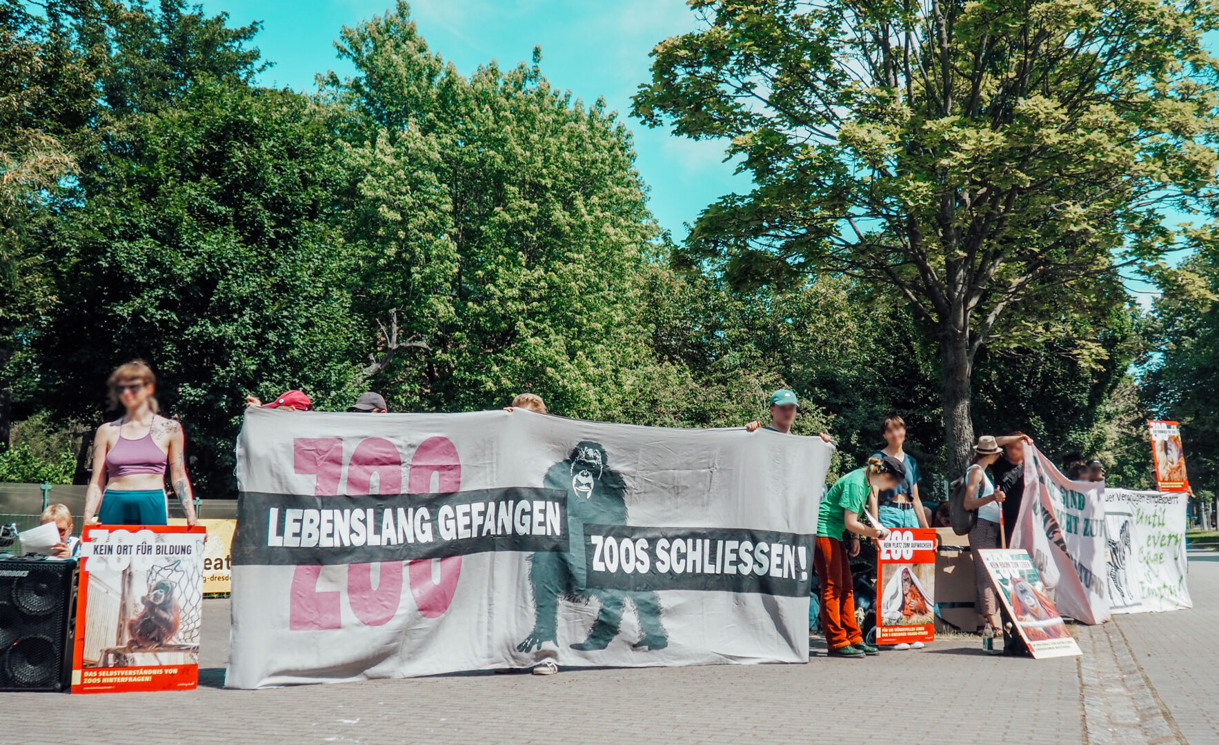 Protest gegen den Zoo am 18. Juni 2024. Foto: Tigo Stolzenberger.